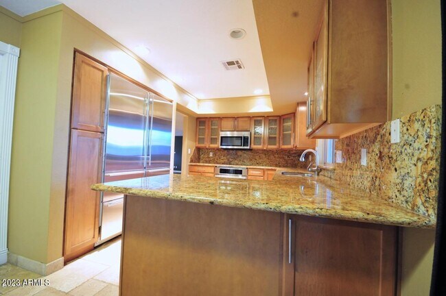 Building Photo - 8525 E San Lucas Dr