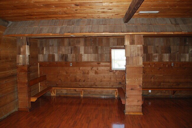 Building Photo - 1438 E Olive St