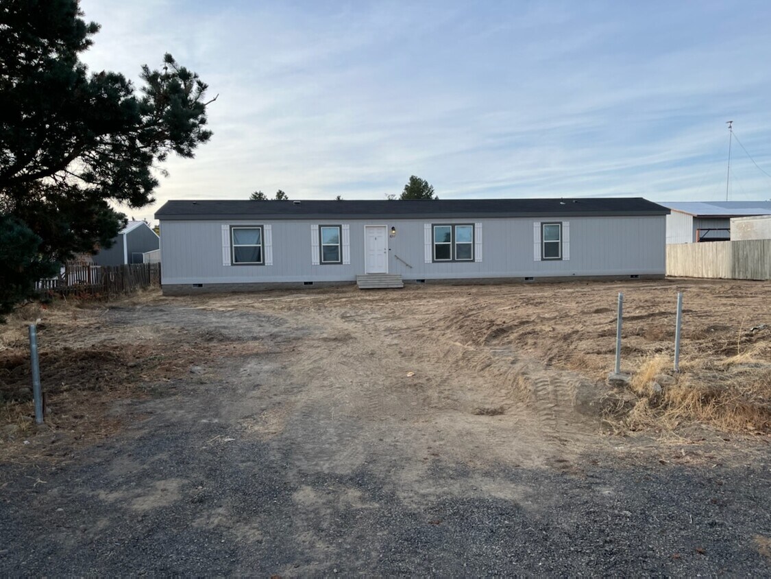 8711 Vince Rd NE, Moses Lake, WA 98837 House Rental in Moses Lake, WA
