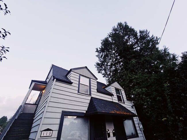 Building Photo - 115 - Compton