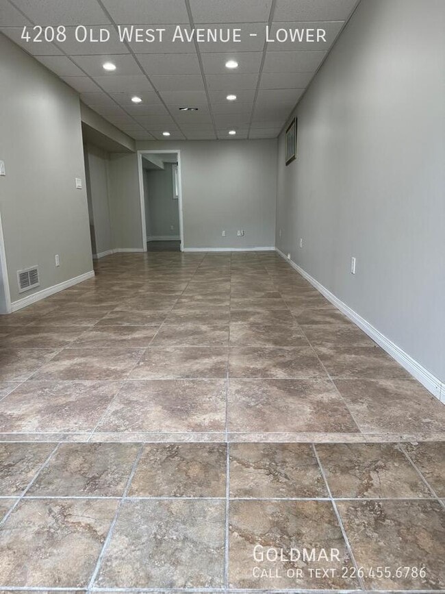 Building Photo - Lower Unit Available in South Windsor