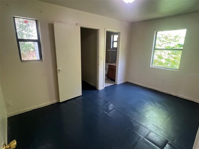 Foto del edificio - 1290 Henson Ln
