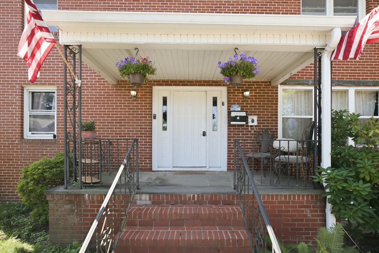 Photo - 7 Kelly St (Glen Cove, NY)