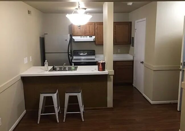 Building Photo - 8727 Candlewood Trl