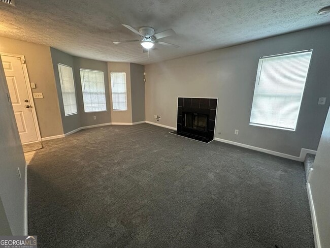 Building Photo - 610 Waynes Ct SE