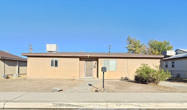Foto del edificio - Comfortable Home For rent