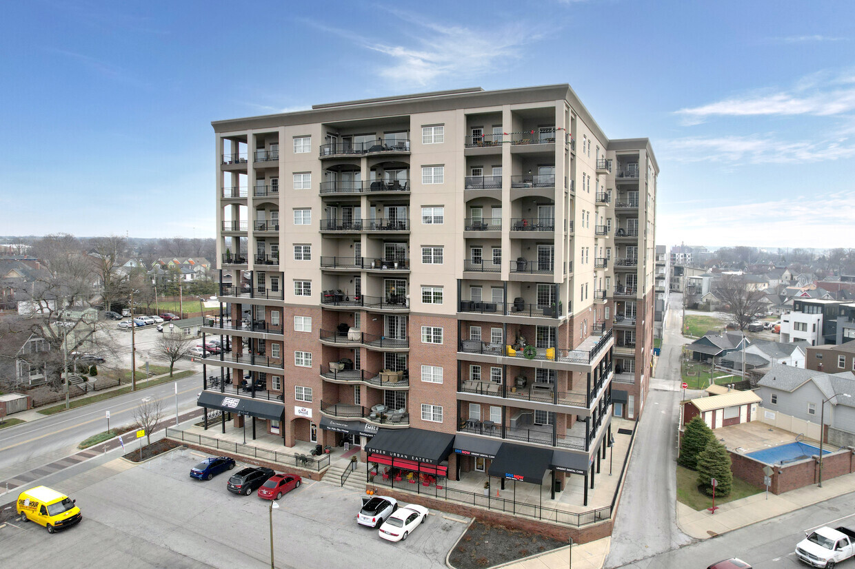 Primary Photo - Villaggio at Page Pointe