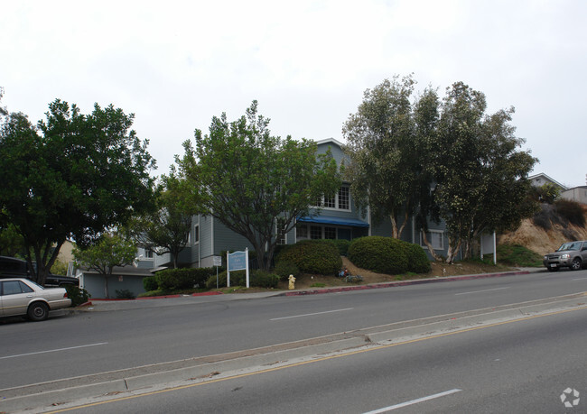 Building Photo - Hollywood Park Apartments