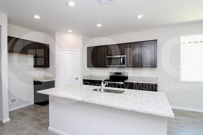 Building Photo - 1881 S 245th Dr