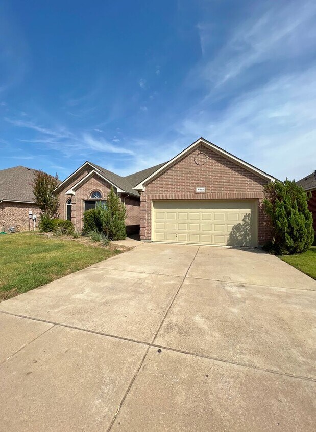 7815 Corona Ct, Arlington, TX 76002 House Rental in Arlington, TX