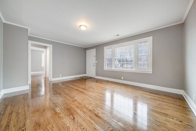 Foto del edificio - 312 W Schell St