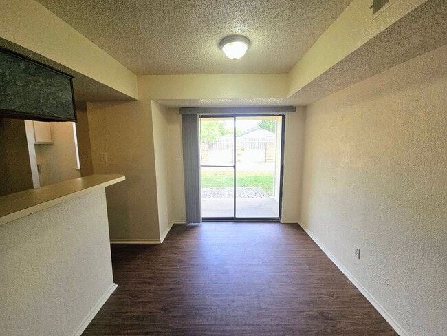 Building Photo - Nice 4 plex unit in NRH