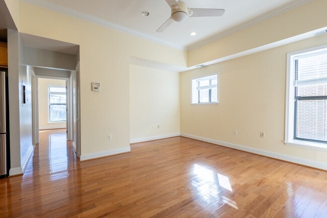 Foto del edificio - Amazing 2 BR/1 BA Condo in Petworth!