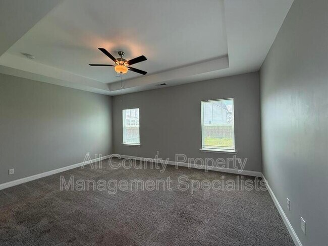 Foto del edificio - 333 Underhill Dr