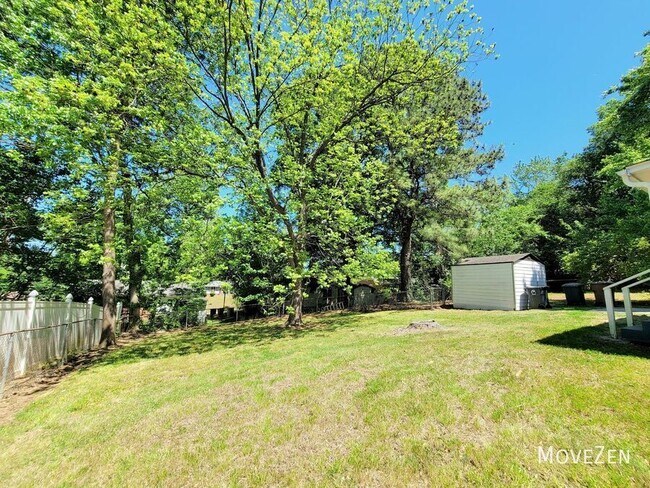 Building Photo - 2311 Larkspur Dr
