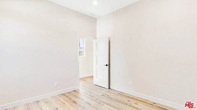Building Photo - 16698 Moorpark St