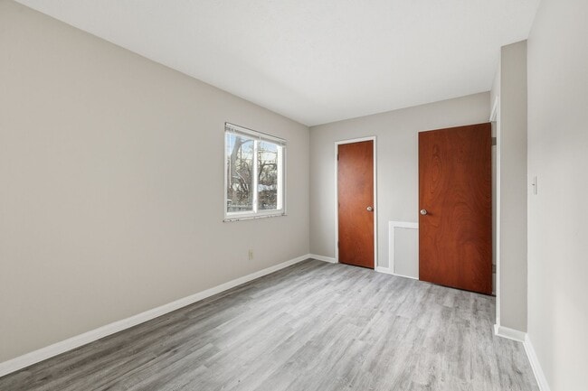 Interior Photo - 695 Riverview