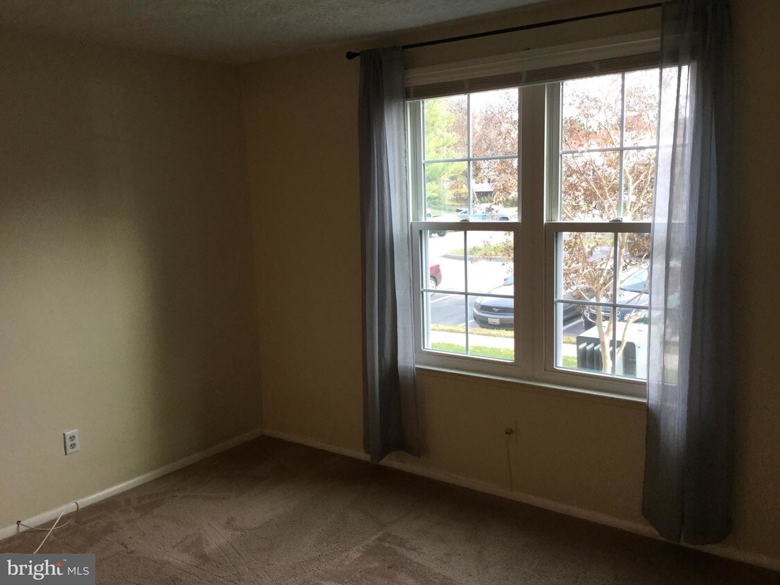 3502 Lochearn Ct Unit 502G, Pasadena, MD 21122 Room for Rent in
