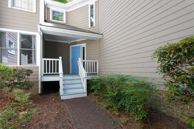 Building Photo - APPLICATION PENDING!!! Contemporary 3-Bedr...