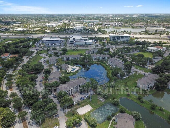 Foto del edificio - 4728 Walden Cir