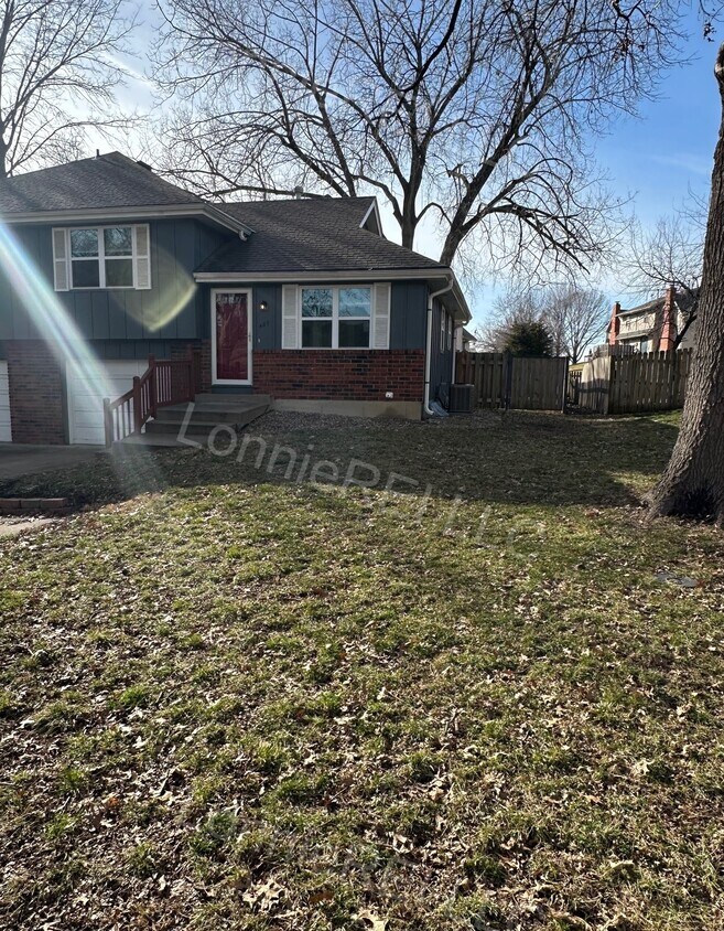 407 S Cardinal Dr, Olathe, KS 66062 Townhome Rentals in Olathe KS