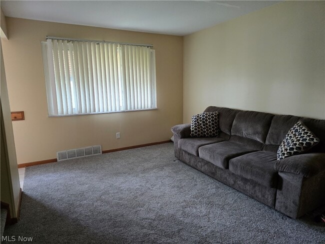 Building Photo - 16200 Edgewood Ct