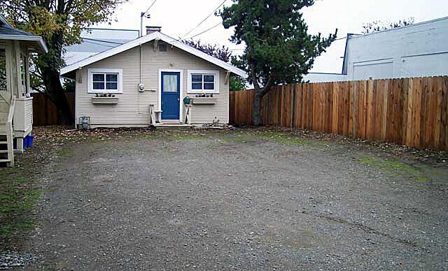 Alternate Buiding View 4 - 4936 NE 105th Ave