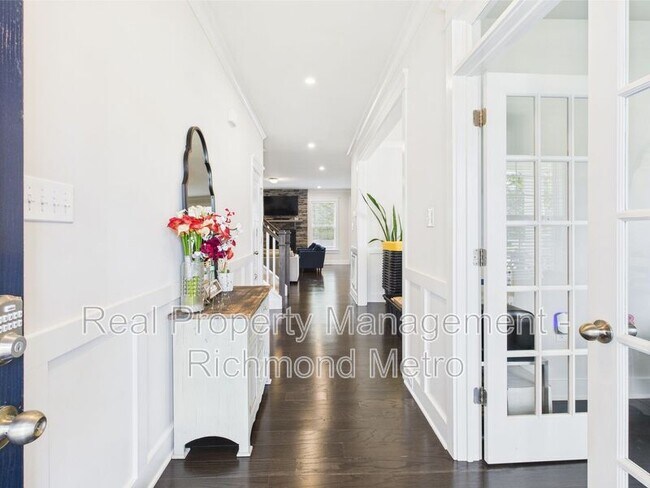 Foto del edificio - 6837 Sir Galahad Ct.