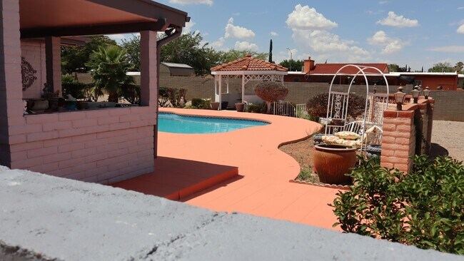 Foto del edificio - In Ground Pool