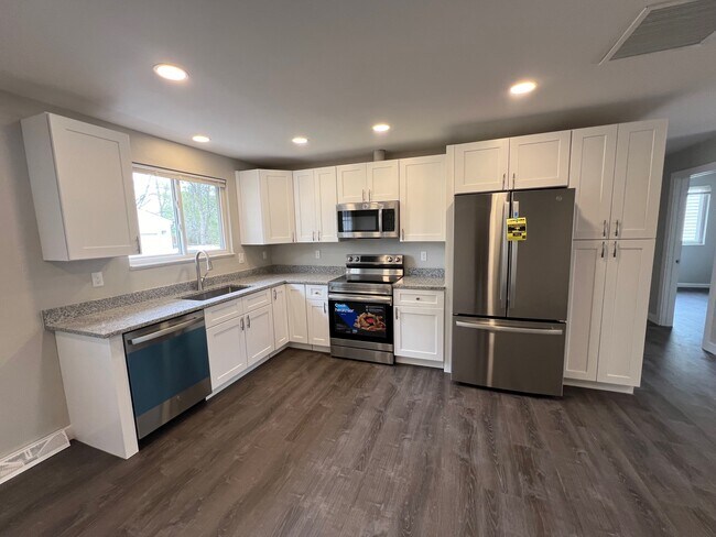 Cocina - 425 S Oak St