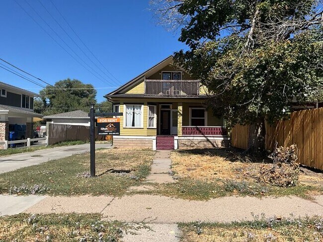 Foto del edificio - 3 bedroom 2 bath 1 car garage Home- Small Dog Friendly