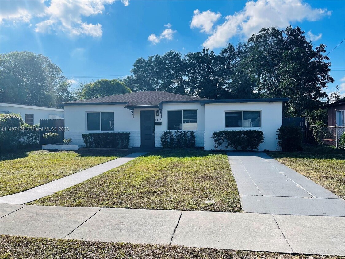Foto principal - 1150 NE 132nd St