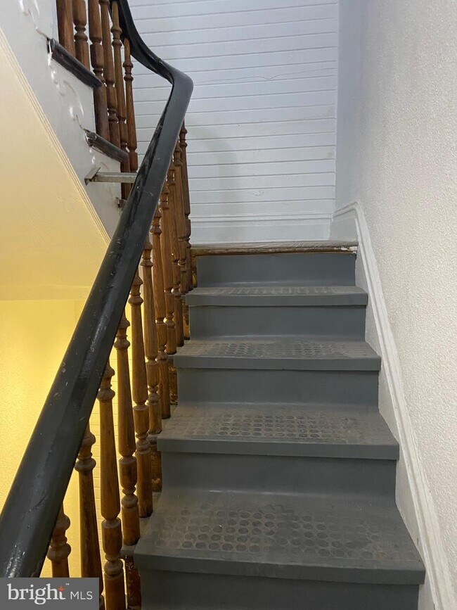 Foto del edificio - 1833 W Lexington St