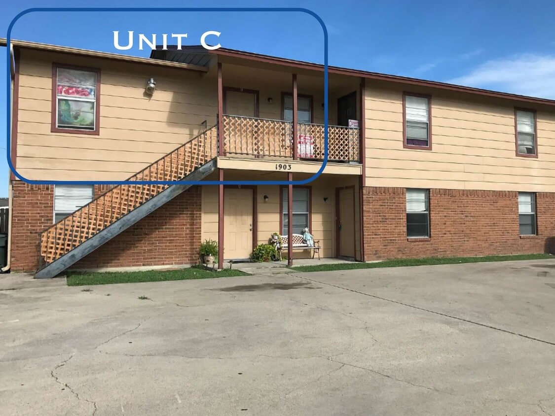 Foto del edificio - 1903 Cedarhill Dr