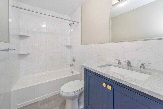 Master bath ensuite - 623 Chetwood St