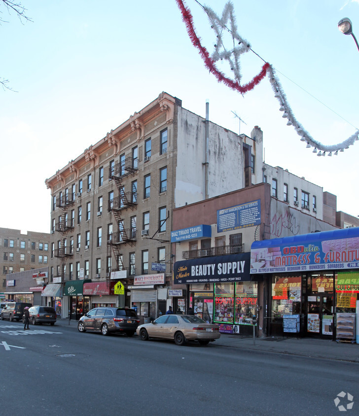 Foto del edificio - 744-748 E Tremont Ave