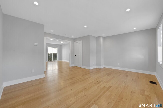 Foto del edificio - 20 Bouton St