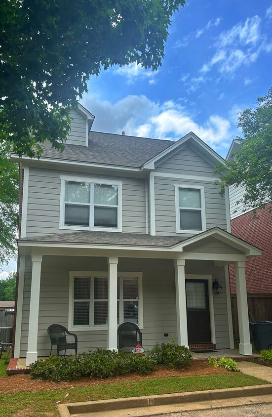 Primary Photo - Autumn Ridge Townhome