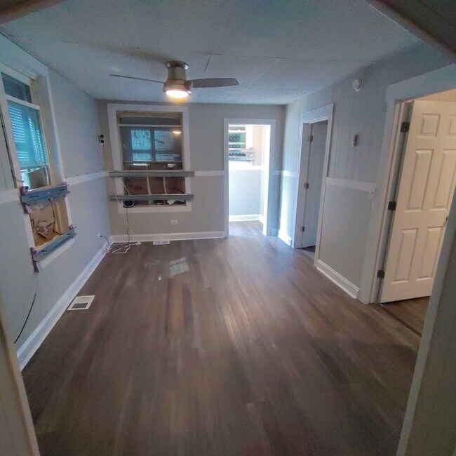 Foto del edificio - 1507 E 76th Pl