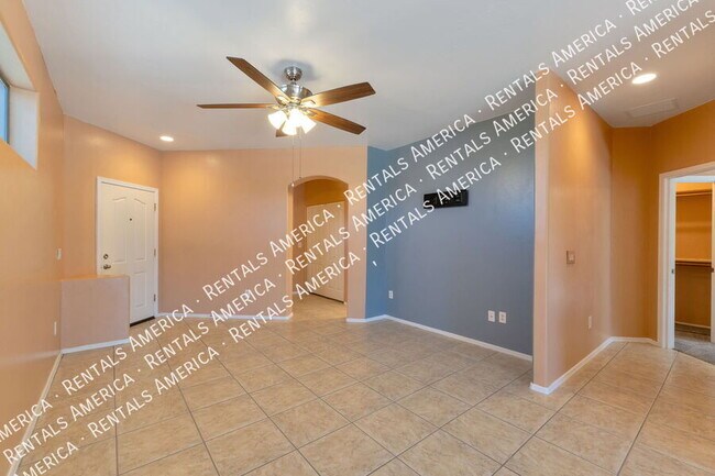 Building Photo - 568 E Painted Pueblo Dr