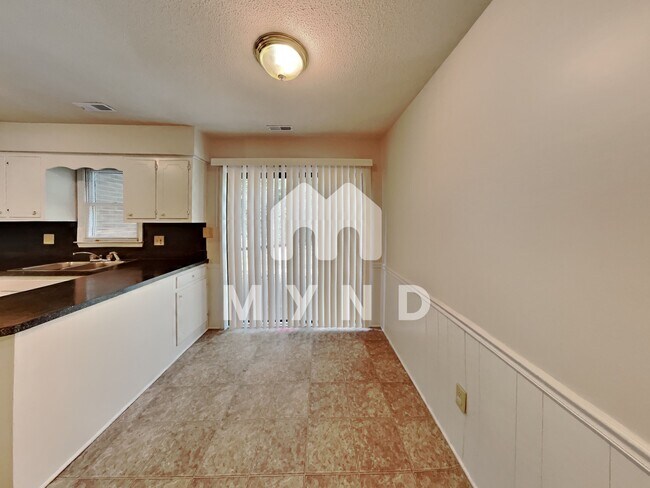 Foto del edificio - 8719 Chapel Hill Rd