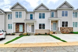 Building Photo - 2798 Laurel Ridge Cir