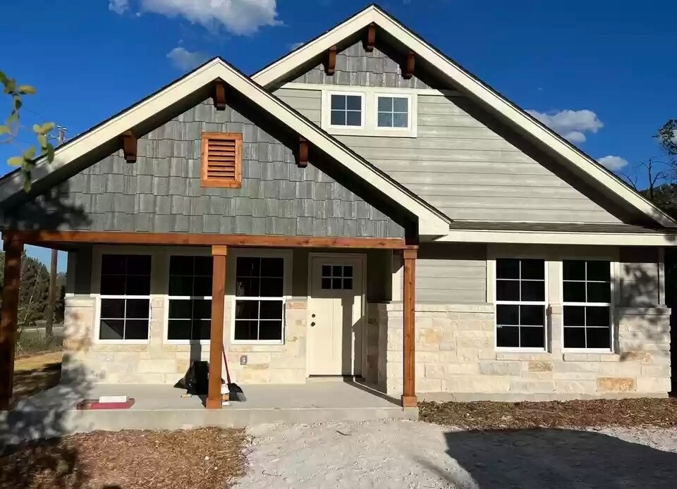 107 Virginia Way, Spring Branch, TX 78070 House Rental in Spring