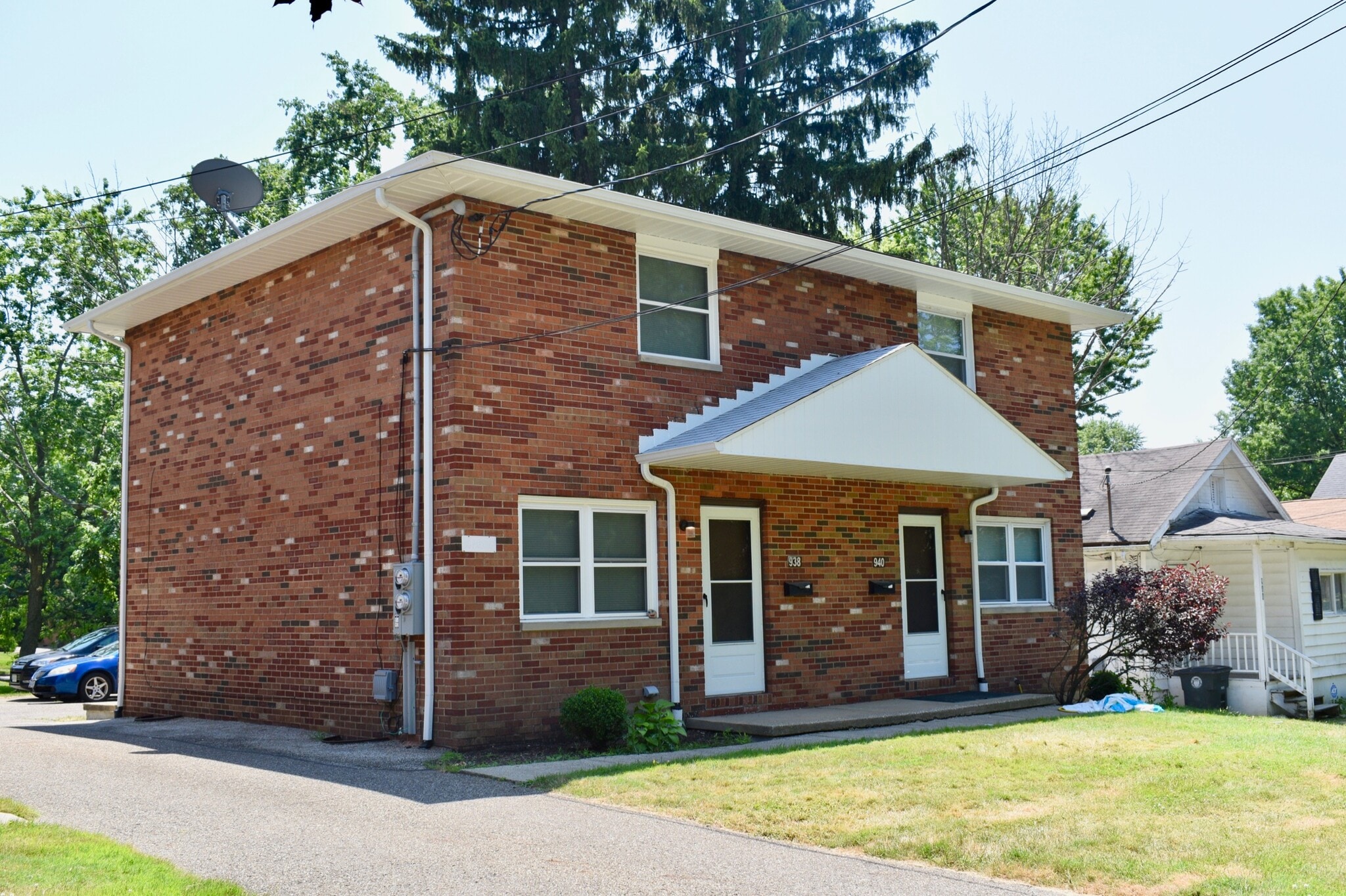 Kenmore Apartments and Townhomes – photo 3