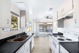 Building Photo - 55170 Airlane Dr
