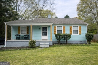 Building Photo - 470 Clover St