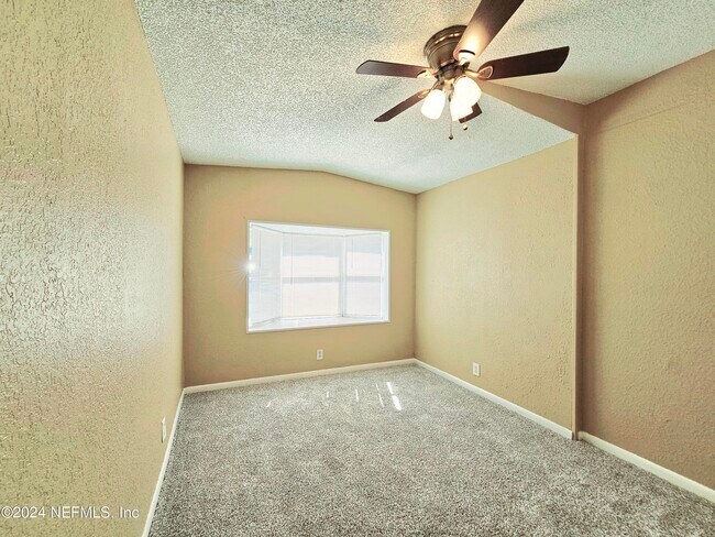 Foto del edificio - 4337 Trenton Dr S