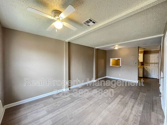 Foto del edificio - 750 Hospital Rd