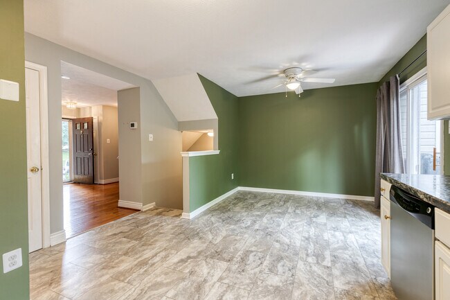 Foto del edificio - 5320 Castlestone Dr