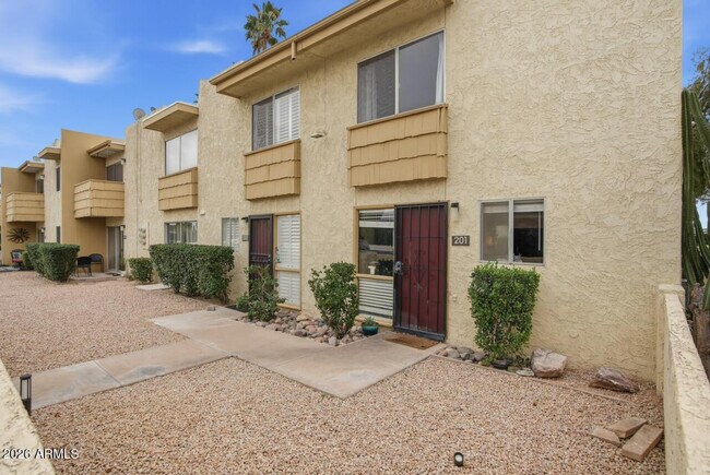 Foto del edificio - 4630 N 68th St